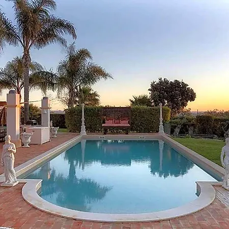 فندق Luxury In With Bay Views Pool لاغوس