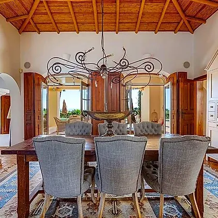 Luxury In With Bay Views Pool