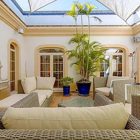 Luxury In With Bay Views Pool Hotel