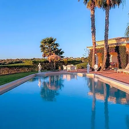 Luxury In With Bay Views Pool Hotel 4*