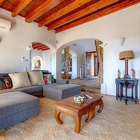 Luxury In With Bay Views Pool