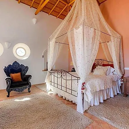 Luxury In With Bay Views Pool 4*