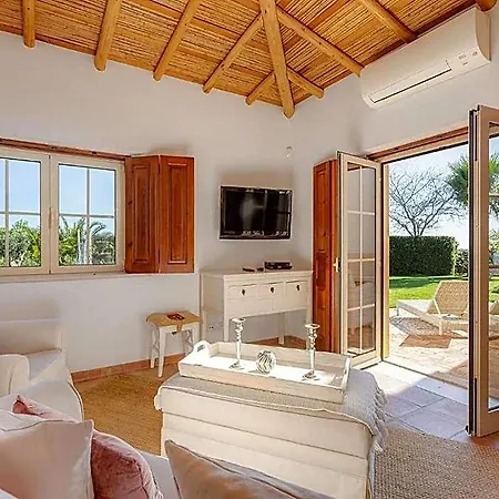 Hotel Luxury In With Bay Views Pool 4*