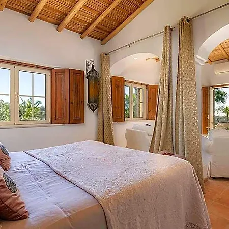 Luxury In With Bay Views Pool 4* Lagos