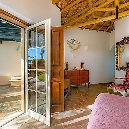 Hotel Luxury In With Bay Views Pool 4*