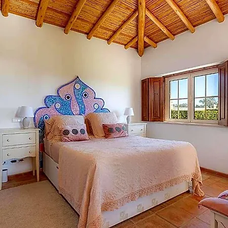 Luxury In With Bay Views Pool Отель
