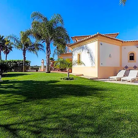 Luxury In With Bay Views Pool 4*
